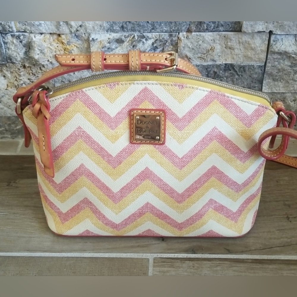 Purse - Picture 1 of 1